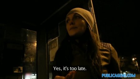 Удачно задержалась на работе и потрахалась с иностранцем за деньги