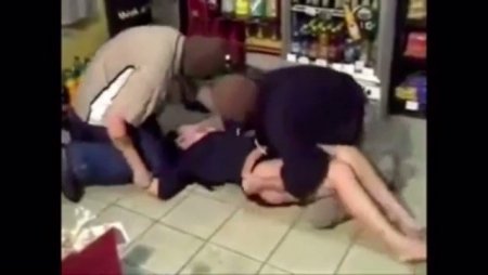 Продавщицу ночного магазина взяли силой